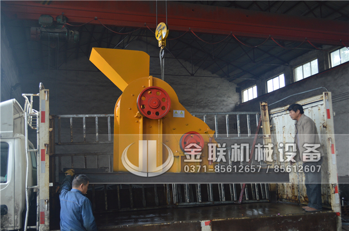 哪個廠家煤矸石粉碎機優勢多，購買一臺需要多少錢？