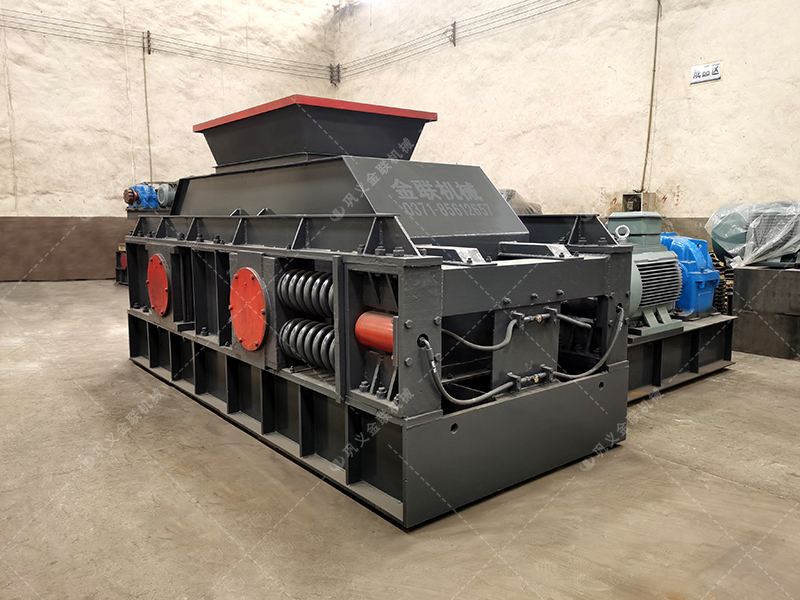 傳統(tǒng)破碎生產(chǎn)線為何要加裝對(duì)輥破碎機(jī)作為終破設(shè)備? 傳統(tǒng)破碎生產(chǎn)線為何要加裝對(duì)輥破碎機(jī)作為終破設(shè)備?