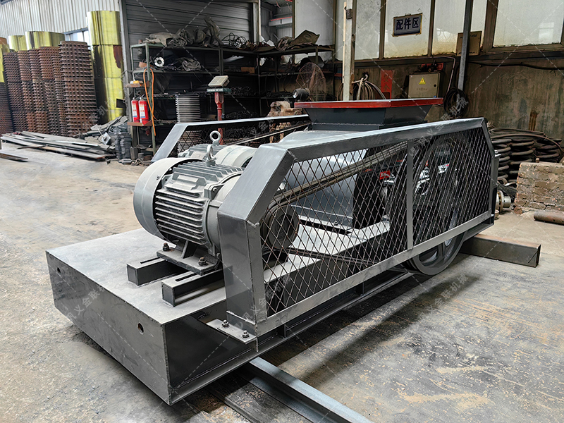 為何眾多混凝土再生廠家,都將雙齒輥破碎機視為生產線的 “定海神針”?? 為何眾多混凝土再生廠家,都將雙齒輥破碎機視為生產線的 “定海神針”??